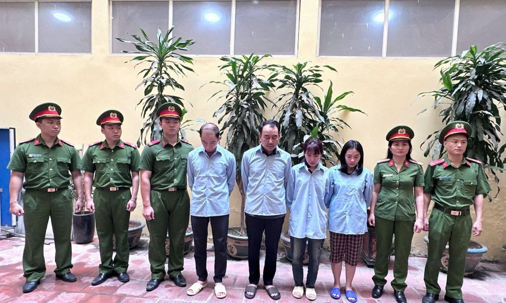 Hà Nội: Khởi tố 4 cán bộ nhận hối lộ hơn 1 tỷ đồng