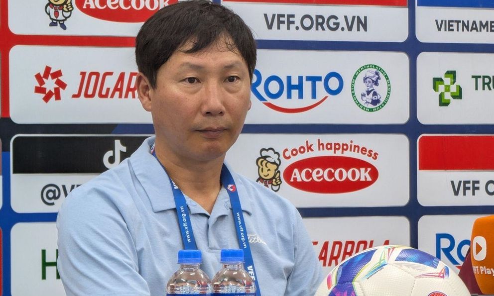 Tuyển Việt Nam chốt danh sách tập trung, HLV Kim Sang-sik bất ngờ gọi cầu thủ Việt kiều sinh năm 2005