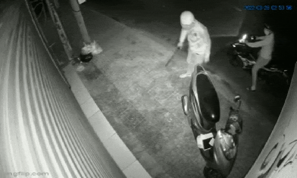 Người tố Công ty CP bán thịt lợn bẩn từng bị chém hụt: Camera ghi lại diễn biến nguy hiểm