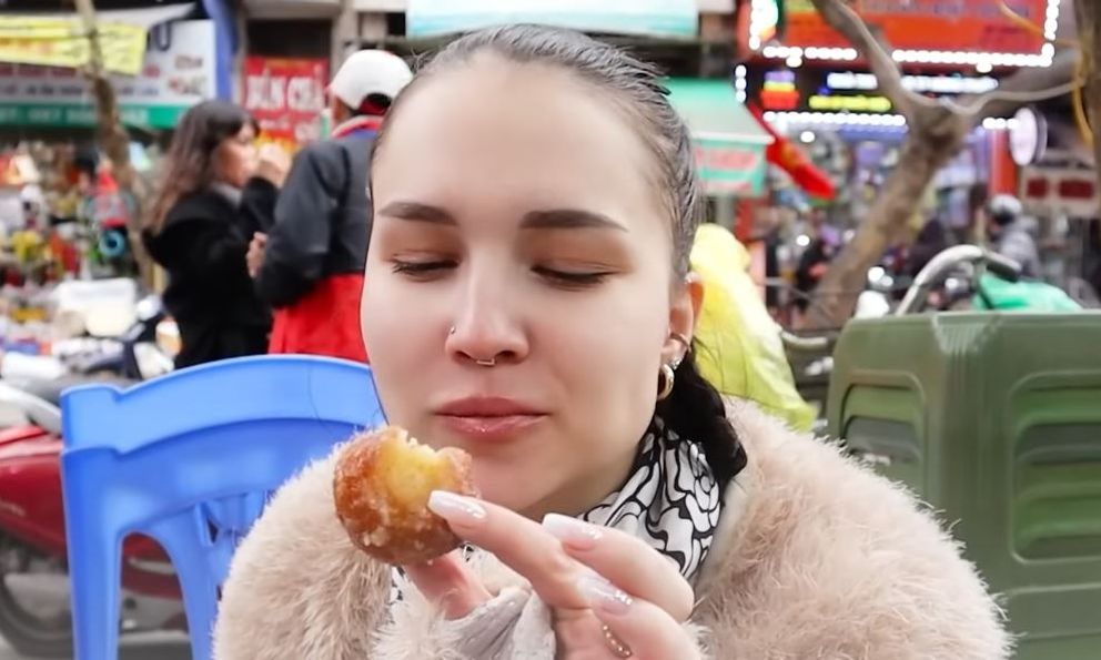 Khách Tây ăn xong 1 loại bánh Việt Nam liền thốt lên: 