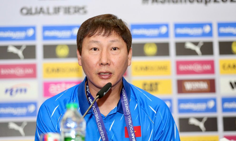 Đội hình Việt Nam vs Malaysia: HLV Kim Sang-sik dùng 2 Việt kiều, Malaysia xếp 9 sao nhập tịch đá chính?