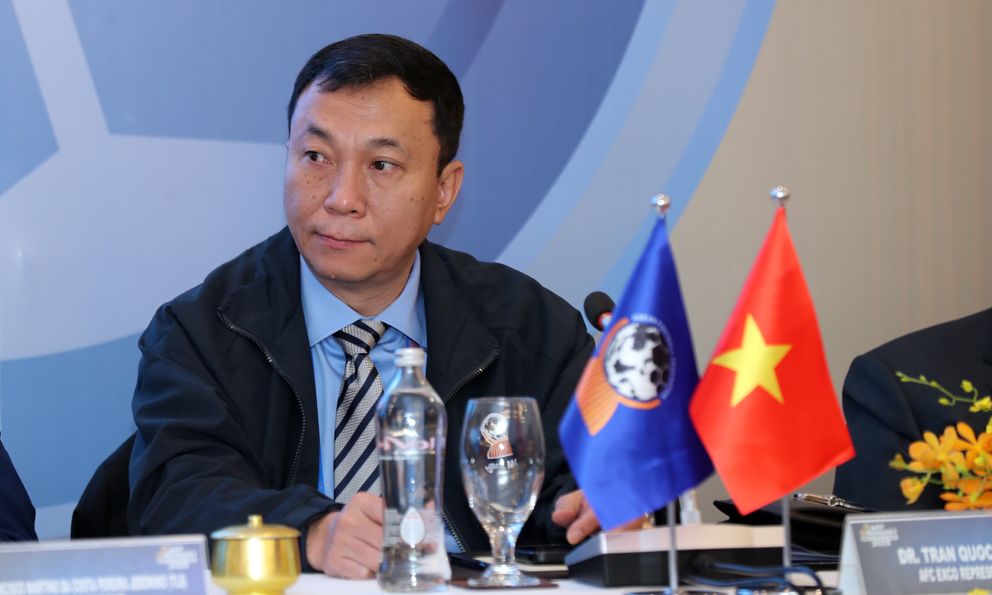 Chủ tịch VFF vào phòng thay đồ chúc mừng U23 Việt Nam: “Thắng rồi nhưng hãy giữ tập trung”