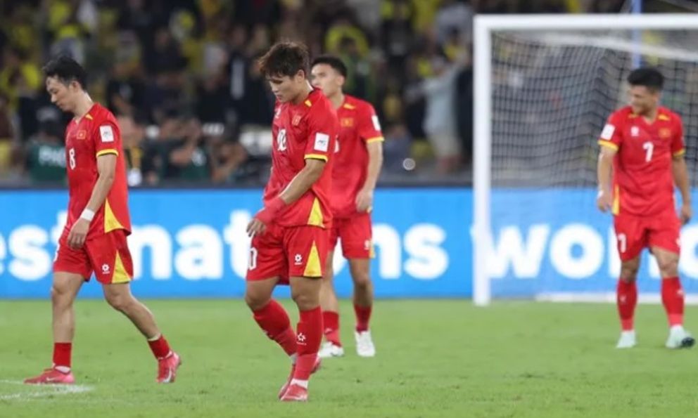 Nhà báo Malaysia: “Tuyển Việt Nam tụt hậu rồi!”