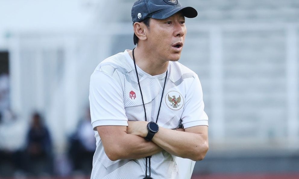 HLV Shin Tae-yong hành động bất ngờ, tự... tiến cử với ĐT Trung Quốc