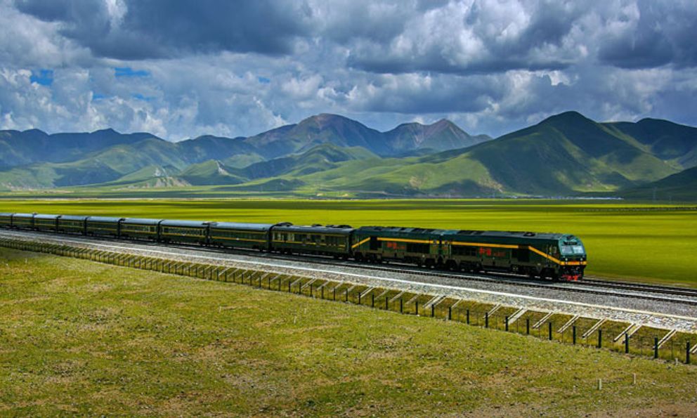 Chuyến tàu chạy hơn 4.000km qua 15 thành phố, đi mất gần 2 ngày: Du khách nhận xét 