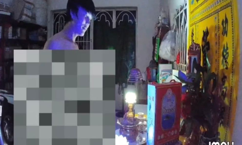 Clip chồng tâm sự với di ảnh vợ khiến dân mạng vừa xem vừa khóc: Tiết lộ câu chuyện đau xót phía sau