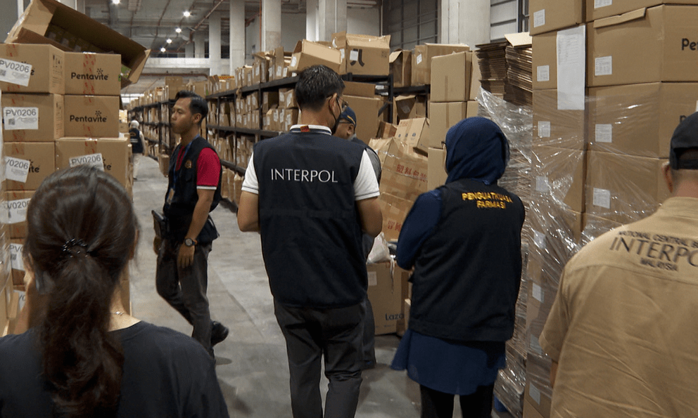 Kỷ lục: Đột kích hàng nghìn đường dây buôn bán thuốc giả tại 90 quốc gia, tịch thu 50,4 triệu sản phẩm