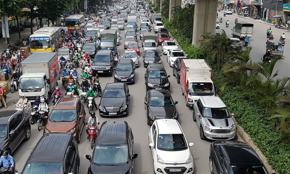 Không chỉ xe máy, hàng triệu ô tô cũng sẽ khó vào 2 khu vực này của Hà Nội chỉ sau 3 năm nữa