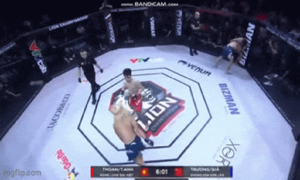“Mãnh Long Đại Việt” quật ngã 2 võ sĩ Trung Quốc trong chưa đầy 5 phút, thắng knock-out ngoạn mục
