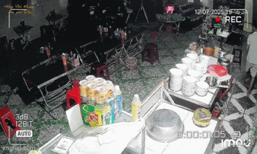 Ô tô lao vào nhà dân, tài xế hứa đền bù thiệt hại nhưng 3 ngày sau thì 