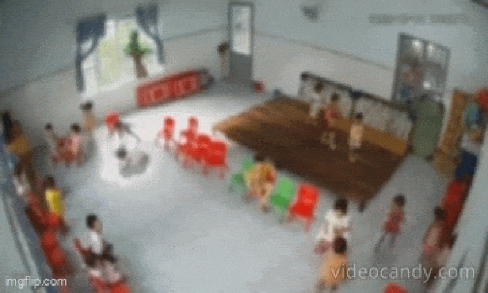 Con bị đánh ở lớp, phụ huynh lên mạng 