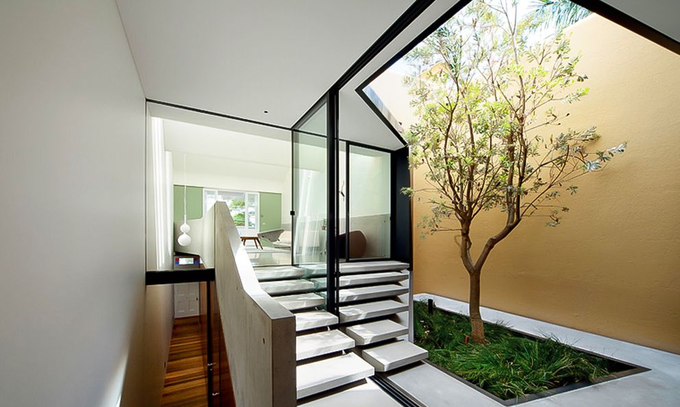 3 lý do cần phải thiết kế giếng trời trong nhà: Cái thứ 2 rất cần thiết cho mùa hè này