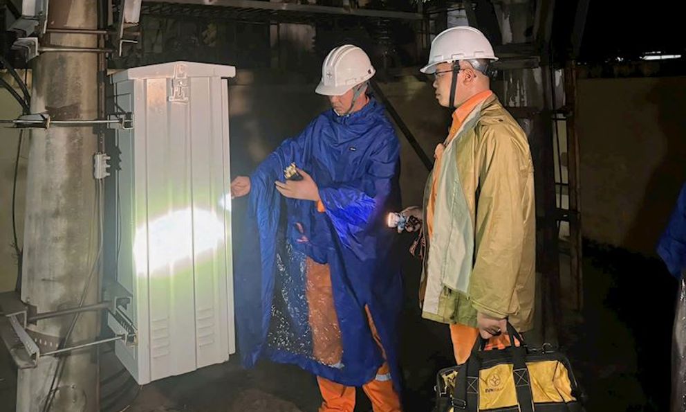 Bão Wipha sắp đổ bộ, EVN Hà Nội ra khuyến cáo quan trọng: Tuyệt đối không làm 2 điều sau!