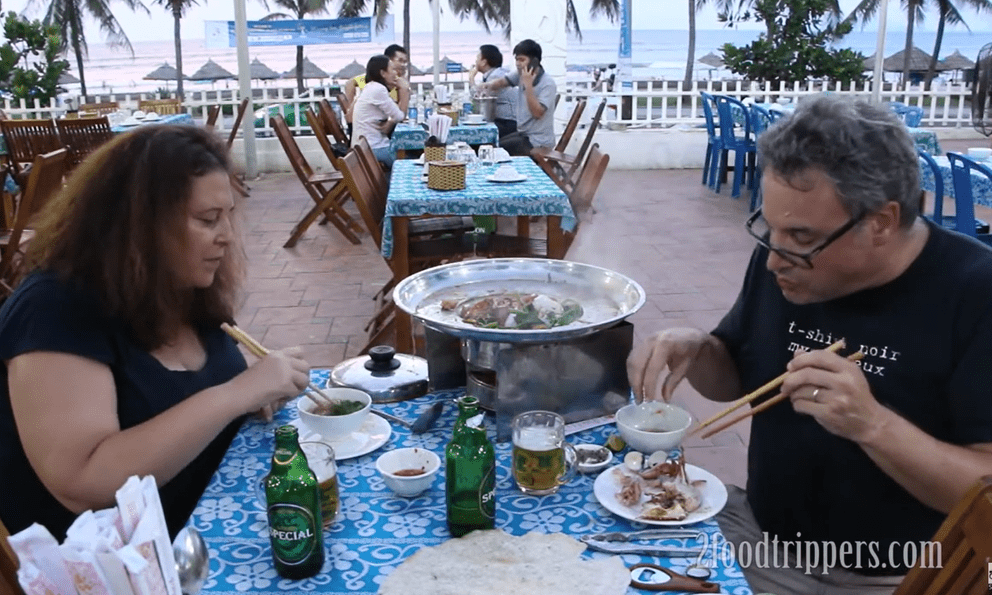 Khách Tây nhận xét Việt Nam có một món mà đi đâu cũng thấy, ăn thì ngon miễn bàn mà giá lại còn mềm