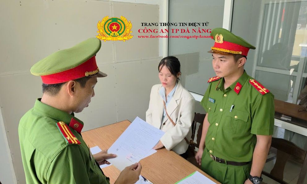 Bắt tạm giam nữ nhân viên ngân hàng Bùi Thị Vĩ 