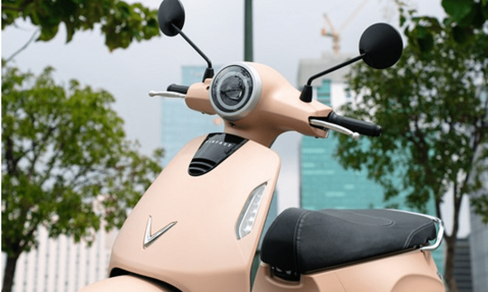 Loạt xe máy điện đi cả tuần vẫn còn pin: Có xe đi gần 300km/sạc, có xe sạc hết 1 giờ, có xe giá 26 triệu