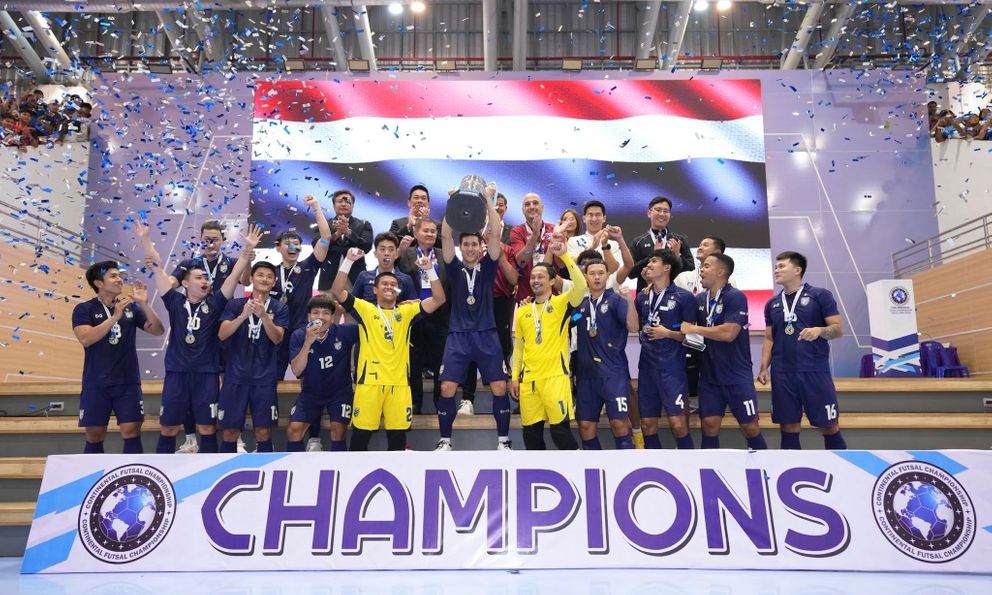 Tuyển Thái Lan vỡ oà với chức vô địch sau màn rượt đuổi nghẹt thở