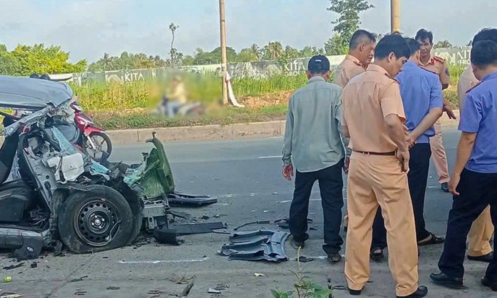 TikToker khá nổi tiếng lái xe tông vào xe chở rác khiến 2 người đi cùng tử vong