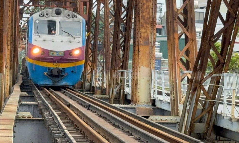 Chuyến tàu 2 tầng cải tạo từ toa xe cũ, chạy qua 5 ga: Thông tin mới nhất về giá vé, thời gian chạy