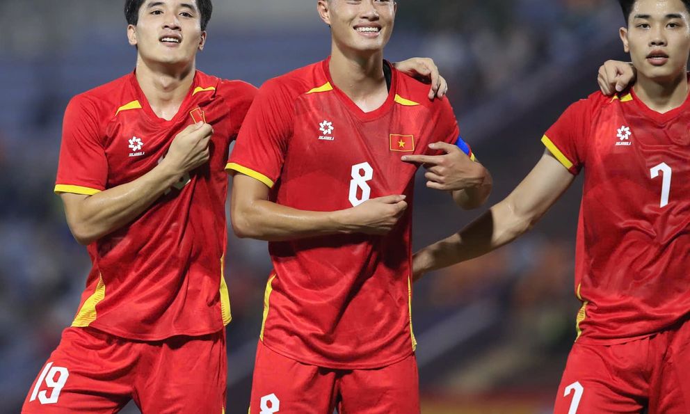 Tiền vệ Việt kiều tỏa sáng, U23 Việt Nam thắng áp đảo, dẫn đầu bảng đấu ở giải châu Á