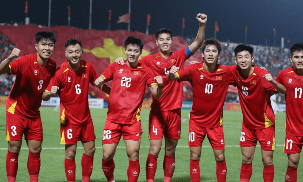 Tuyển Việt Nam bỏ xa Indonesia và Malaysia nhiều bậc trên BXH giải châu Á