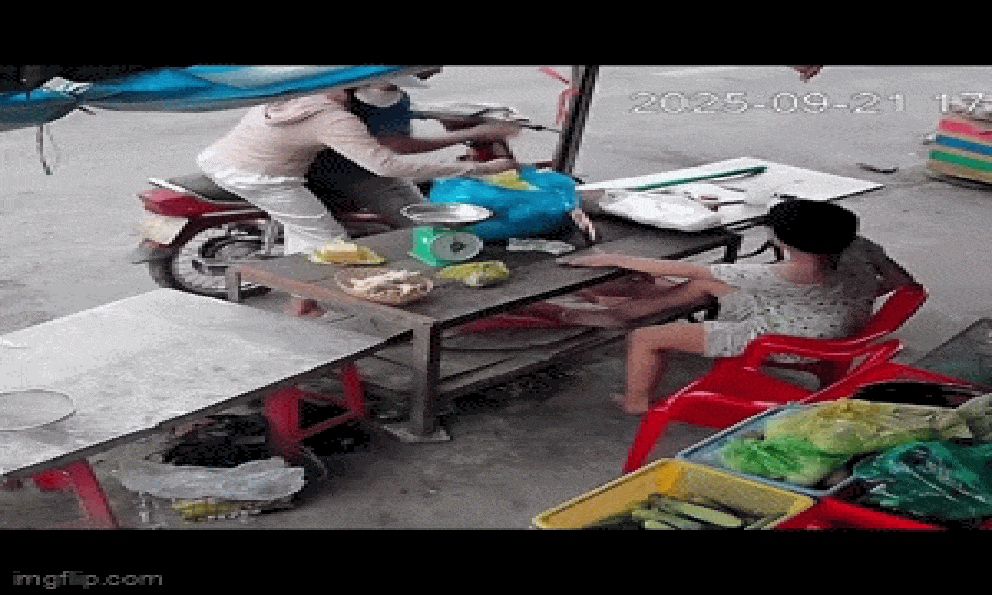 Phẫn nộ clip cặp đôi nam nữ trộm điện thoại của người khuyết tật, nạn nhân đã qua đời sau đó