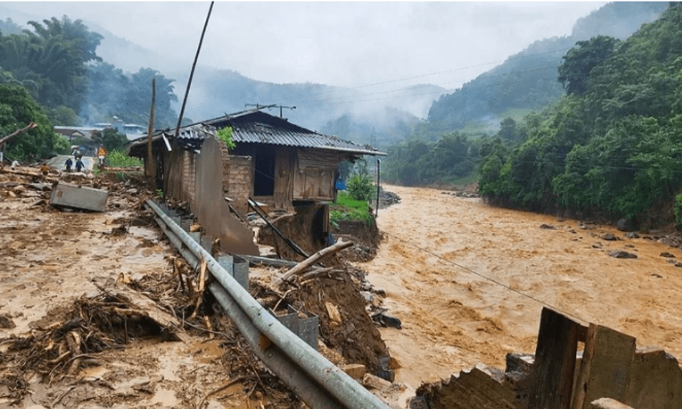Bão số 10 Bualoi di chuyển rất nhanh, cảnh báo nóng người dân 5 tỉnh, thành phố sau