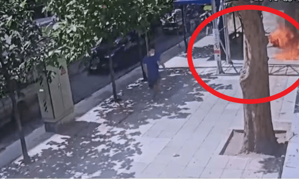 Nam thanh niên tự thiêu khiến đường phố hỗn loạn, nhân chứng kể lại cuộc điện thoại trước đó vài phút