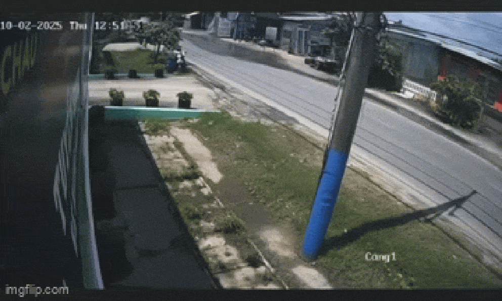 Trên đường đi đóng viện phí cho mẹ, người phụ nữ lao xe vào cột điện, tử vong tại chỗ: 7 giây thương tâm 