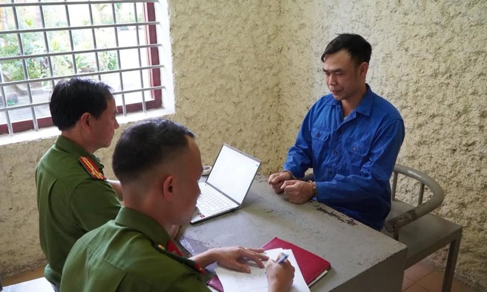 Bắt tạm giam 
