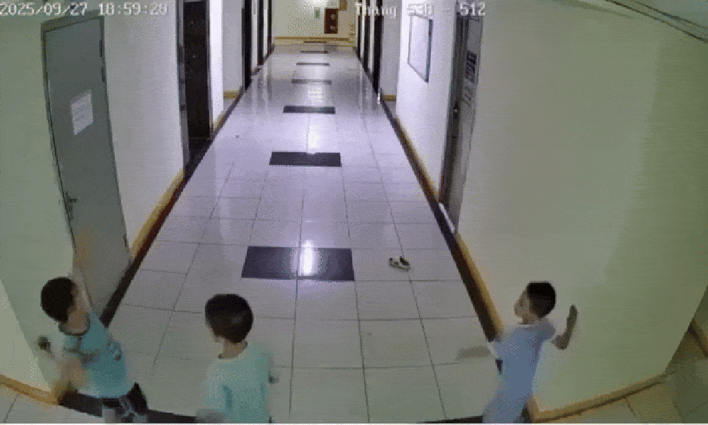 Vụ bé trai ném dép làm hỏng thang máy chung cư: Đã rõ số tiền cụ thể 3 gia đình phải bồi thường