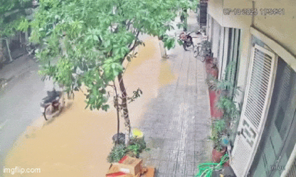 Nước lũ 