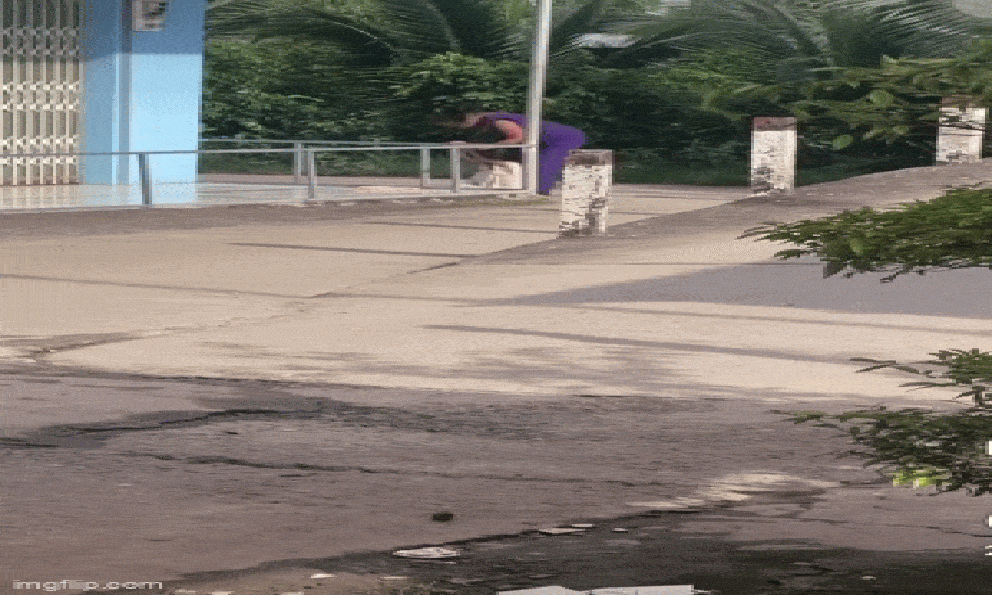 Bé gái bị túm tóc, bạo hành giữa đường: Danh tính người phụ nữ trong clip khiến dư luận phẫn nộ 