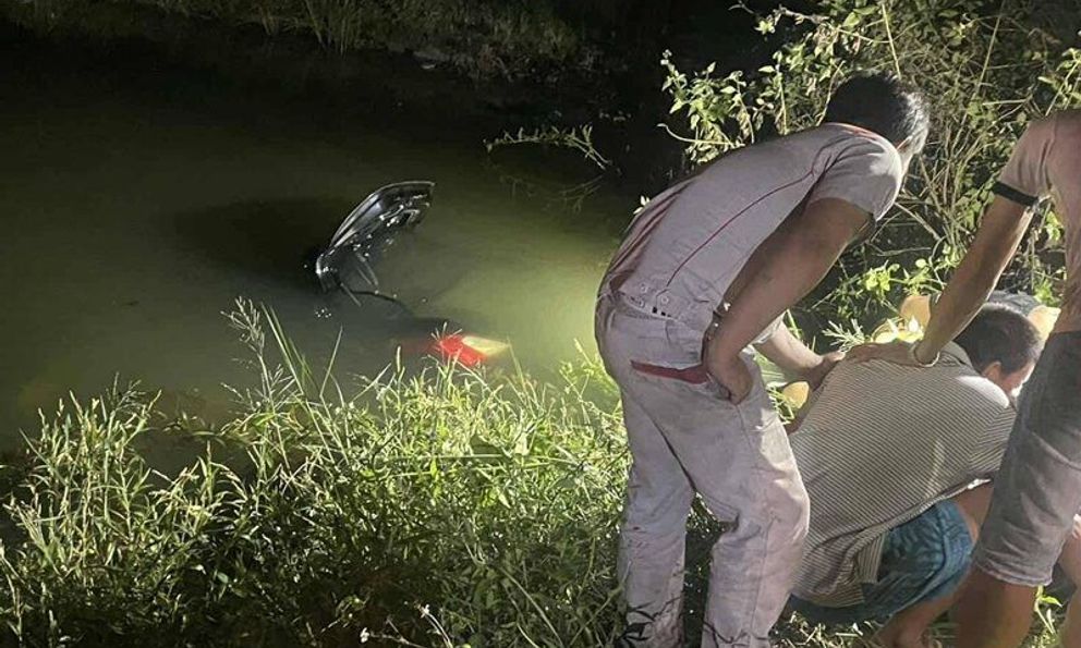 Ô tô lao xuống kênh, 4 người tử vong: Người dân mở cửa xe để hỗ trợ rồi chứng kiến cảnh ám ảnh