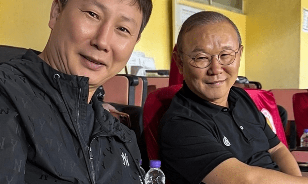 HLV Kim Sang-sik: “Nhận việc ở tuyển Việt Nam, tôi chỉ sợ làm HLV Park Hang-seo mang tiếng”