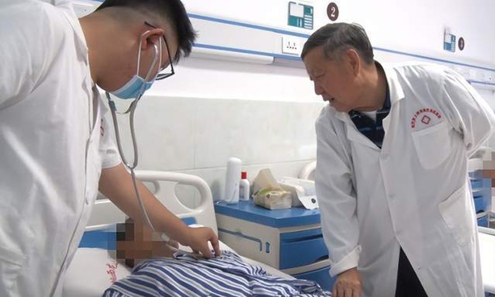 Người đàn ông 33 tuổi bất ngờ bị suy thận cấp sau 2 ngày uống thứ này: Bác sĩ cảnh báo khẩn