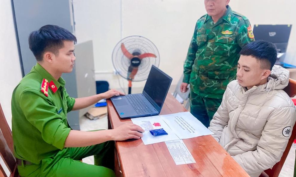 Bắt Vì San U sinh năm 2000