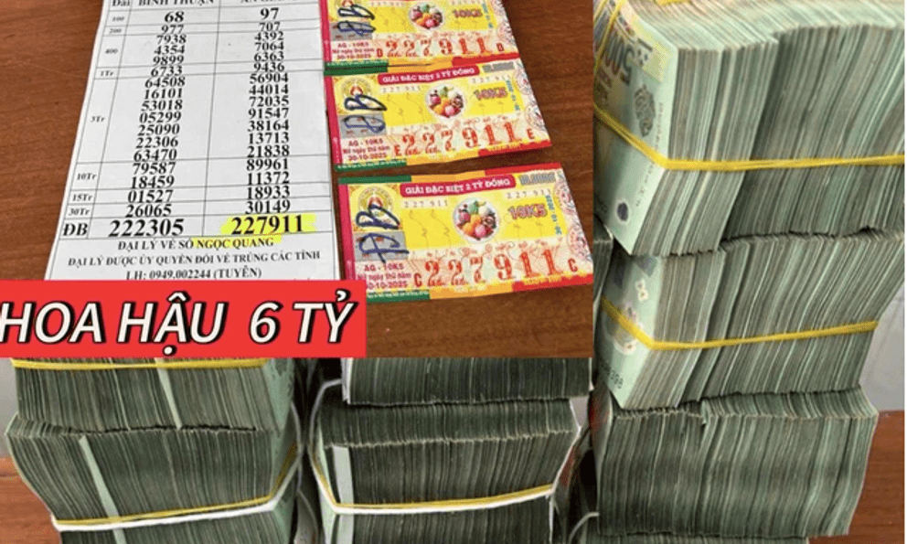 Mua 3 tờ vé trúng độc, người phụ nữ 50 tuổi vác balo đến nhận tiền tỷ, người thân đi cùng rất đông