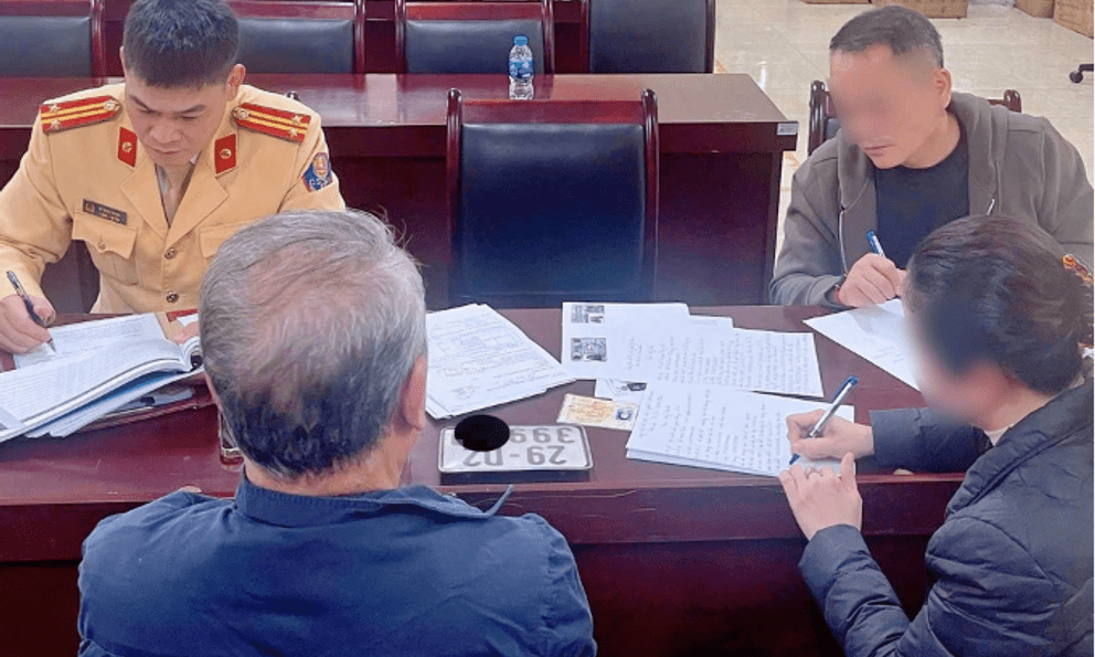 Bất ngờ danh tính người vi phạm trong vụ 2 xe SH trùng biển số có 'tứ quý 9' trên phố Hà Nội