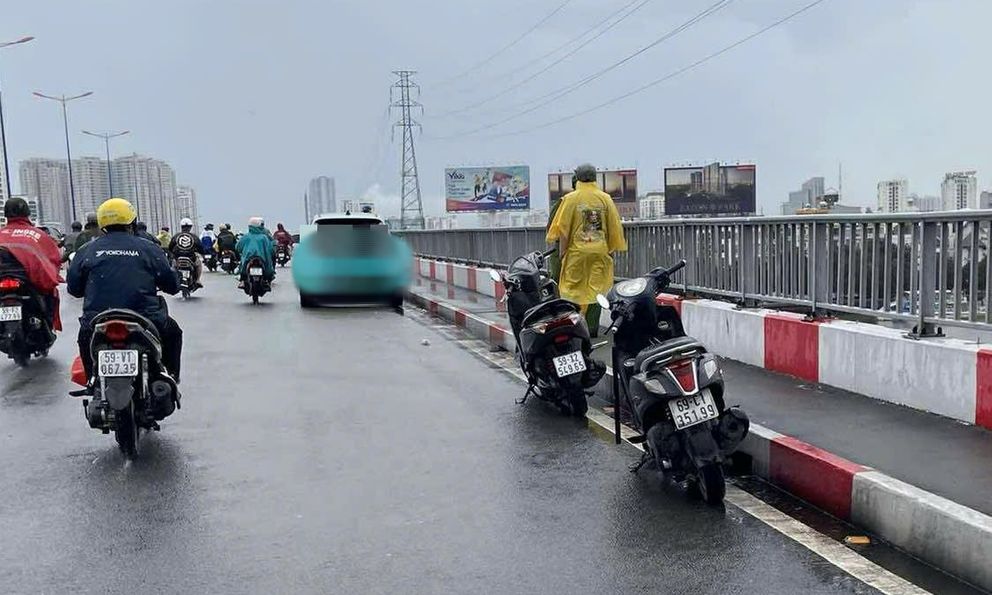 Phát hiện thi thể trên sông, nghi là tài xế taxi tự sát rồi rơi xuống