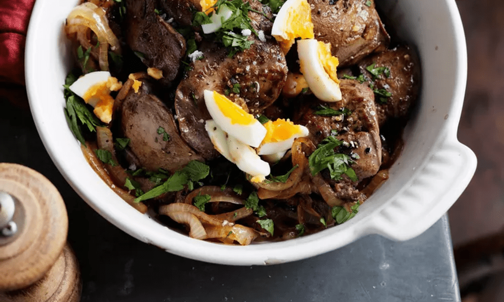 Bộ phận của gà nhiều cholesterol gấp gần 5 lần mỡ lợn: Thích đến mấy cũng phải hạn chế