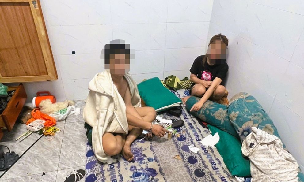 Bắt Đỗ Hồng Nhung cùng 