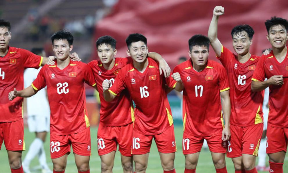 Tuyển Việt Nam thiếu vắng lớn trong ngày đụng độ Trung Quốc