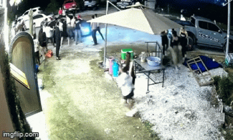 Ô tô lao vào đám đông, gây hỗn loạn: Nữ chủ quán hé lộ mâu thuẫn sau câu 