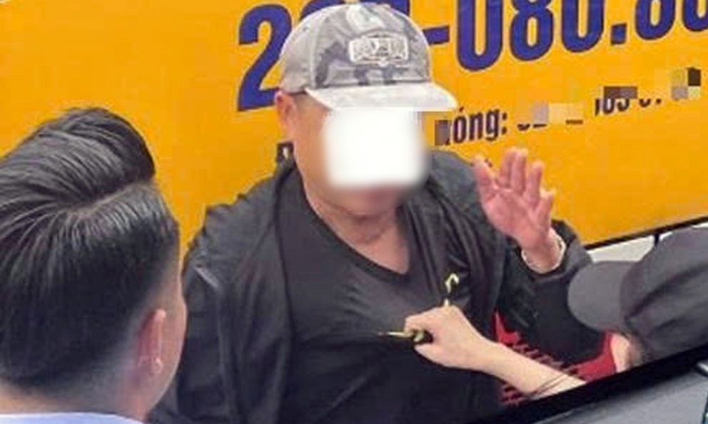 Vụ cô gái không chế kẻ bị tố sàm sỡ ở Bến xe Mỹ Đình: Bất ngờ lời trần tình từ tài xế xe ôm