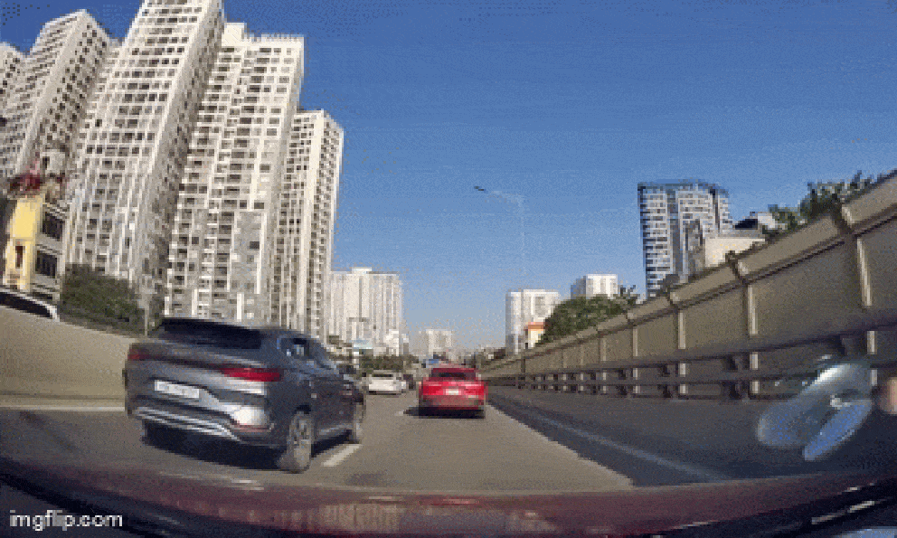 Ô tô bất ngờ tăng tốc, 