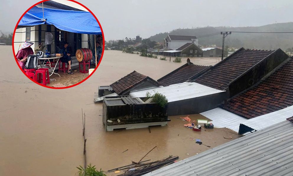 Cháu mang cơm cho bà sau lũ nhưng không thấy, mò mẫm tìm thì phát hiện chuyện đau lòng