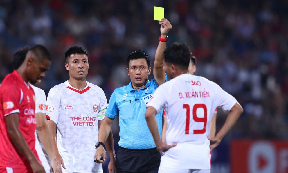 Xôn xao vụ CLB V.League đòi mời trọng tài ngoại, VPF nói không: Lý do phía sau được hé lộ