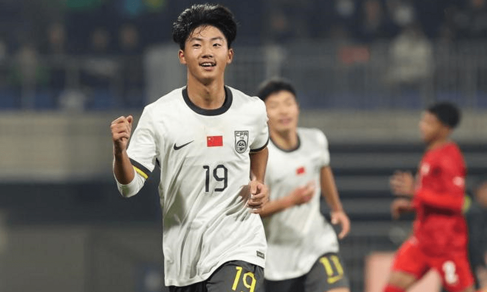 Tuyển Trung Quốc thắng khó tin đội Tây Á, mở toang cánh cửa giành vé dự giải châu lục