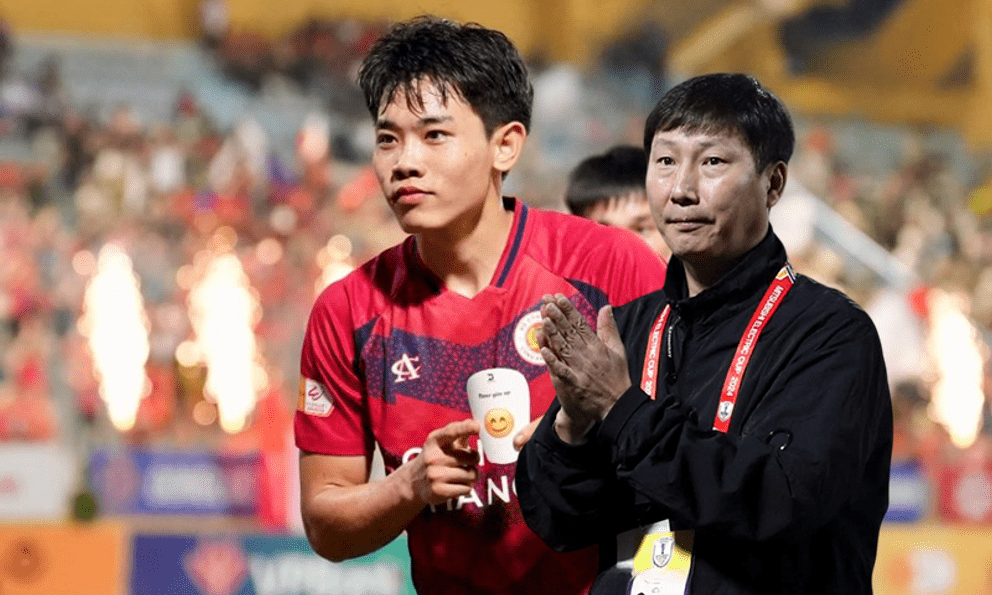 Vừa nhận tin dữ với tuyển Việt Nam, HLV Kim Sang-sik nhận niềm vui lớn trước SEA Games 33